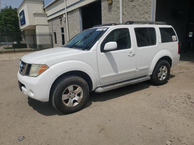 5N1AR18W05C744059 - 2005 NISSAN PATHFINDER LE 白色 照片 1