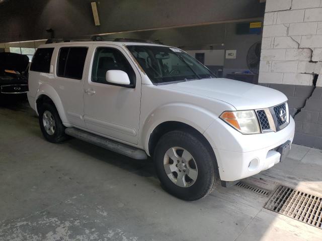 5N1AR18W05C744059 - 2005 NISSAN PATHFINDER LE 白色 照片 4
