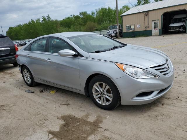 5NPEB4AC6CH469018 - 2012 HYUNDAI SONATA GLS SILVER photo 4