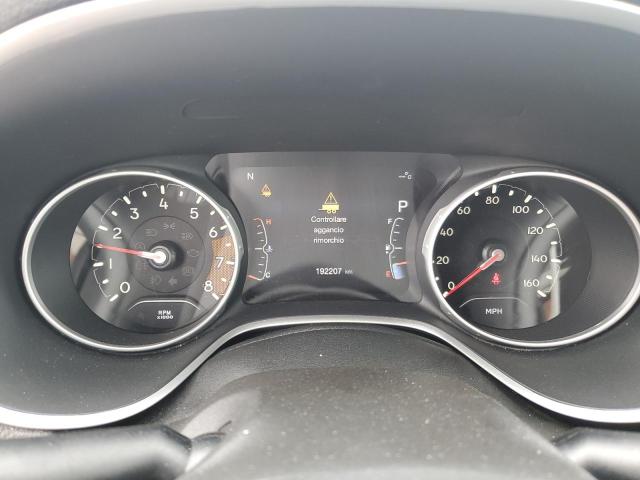 3C4NJDBB3JT320748 - 2018 JEEP COMPASS LATITUDE Червоний фото 9