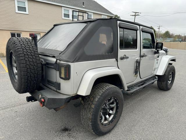 1J4HA5H13AL102980 - 2010 JEEP WRANGLER U SAHARA WHITE photo 3