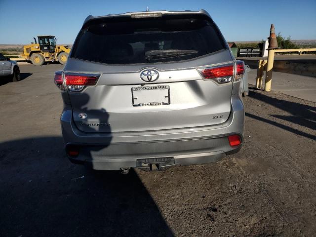 5TDKKRFH5FS086240 - 2015 TOYOTA HIGHLANDER XLE SILVER photo 6