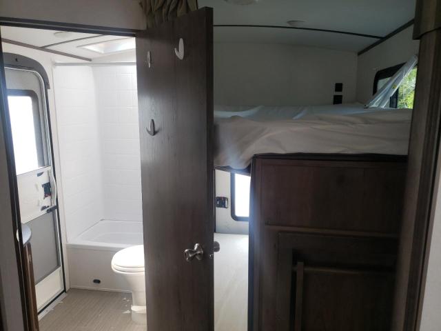 4YDT29520LD410183 - 2020 PASSPORT TRAVELTRLR TWO TONE photo 8