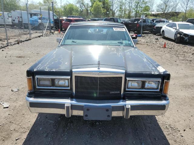 1LNBM82F0KY656731 - 1989 LINCOLN TOWN CAR SIGNATURE BLACK photo 5