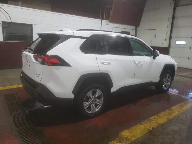 2T3P1RFVXNW277941 - 2022 TOYOTA RAV4 XLE WHITE photo 3