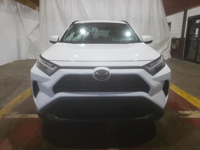 2T3P1RFVXNW277941 - 2022 TOYOTA RAV4 XLE WHITE photo 5