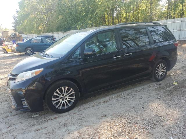 2018 TOYOTA SIENNA XLE, null