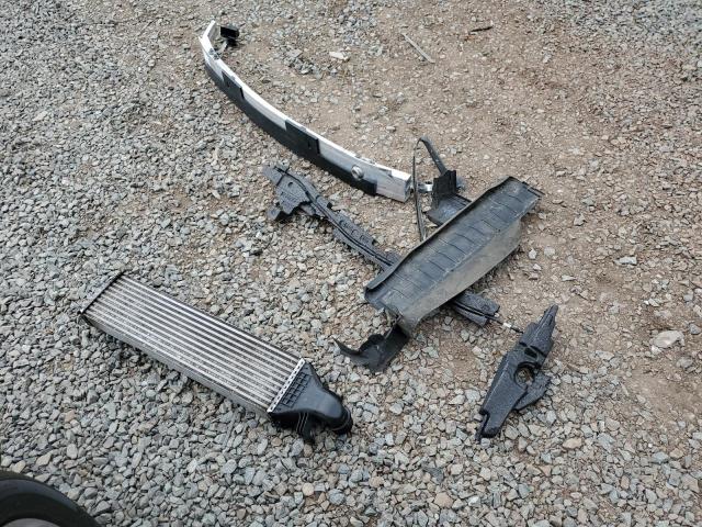 SJKCH5CP7JA044646 - 2018 INFINITI QX30 BASE أسود صورة 13