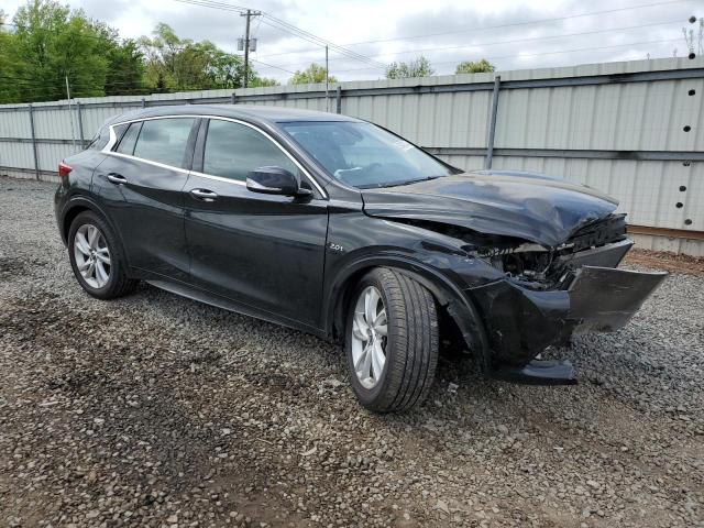 SJKCH5CP7JA044646 - 2018 INFINITI QX30 BASE أسود صورة 4