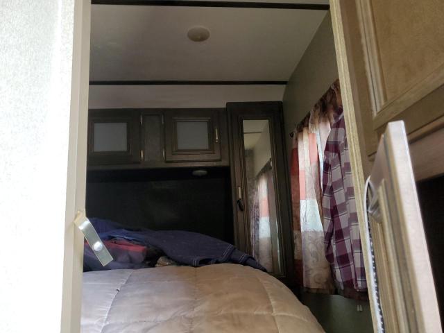 4YDT25220KK410725 - 2019 KEYSTONE PASSPORT CREAM photo 5