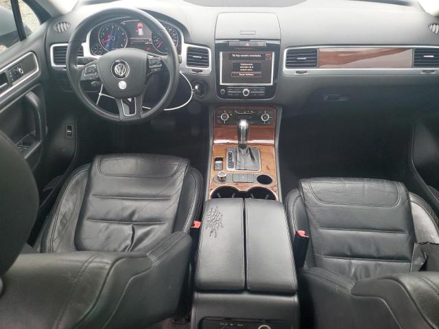 WVGFF9BP6BD000468 - 2011 VOLKSWAGEN TOUAREG V6 SILVER photo 8