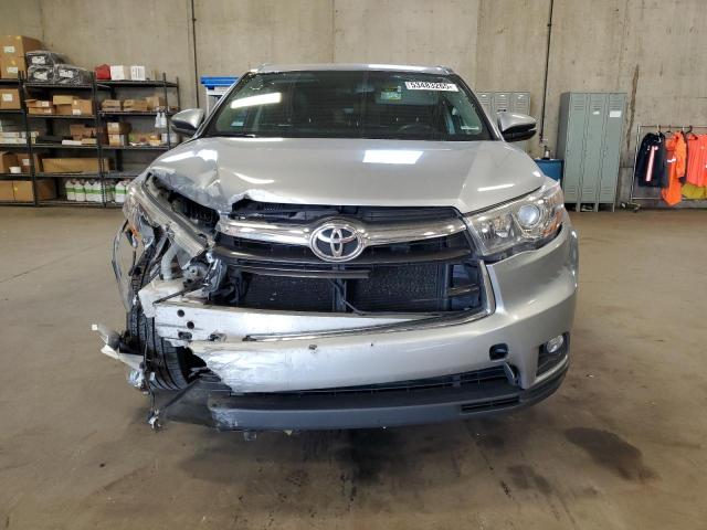 5TDJKRFH1GS301870 - 2016 TOYOTA HIGHLANDER XLE 银色 照片 5