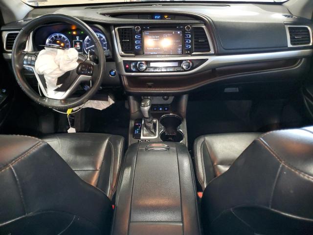 5TDJKRFH1GS301870 - 2016 TOYOTA HIGHLANDER XLE 银色 照片 8