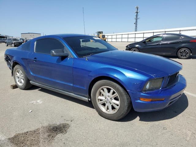 1ZVFT80N275198988 - 2007 FORD MUSTANG BLUE photo 4