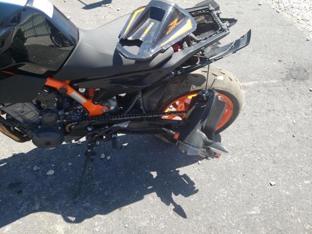 VBKTU9401NM830288 - 2022 KTM 890 DUKE R ORANGE photo 9