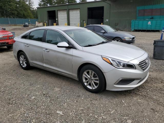 5NPE24AF1GH399539 - 2016 HYUNDAI SONATA SE SILVER photo 4