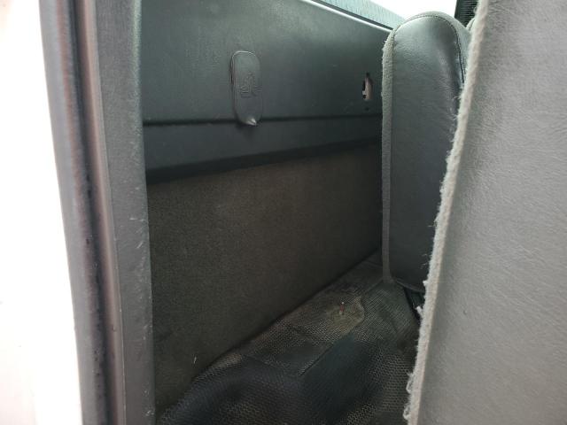 1GCHC24U46E259461 - 2006 CHEVROLET SILVERADO C2500 HEAVY DUTY WHITE photo 10