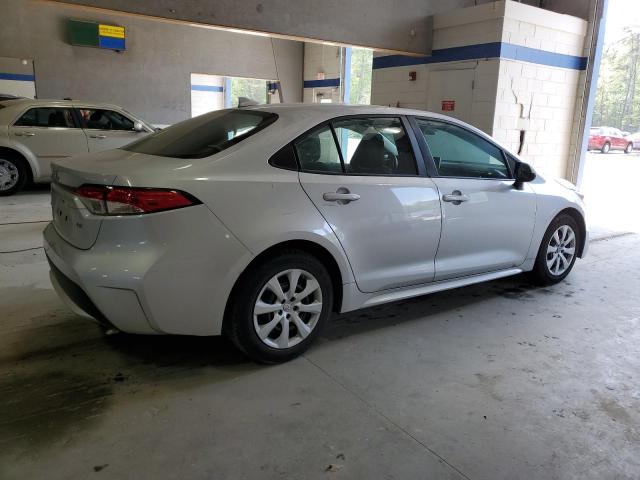 5YFEPRAE1LP079110 - 2020 TOYOTA COROLLA LE Сріблястий фото 3