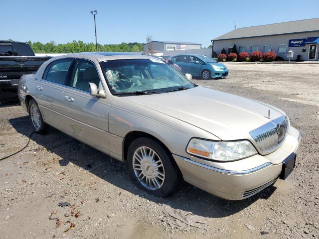 1LNHM82V16Y624622 - 2006 LINCOLN TOWN CAR SIGNATURE LIMITED TAN photo 4