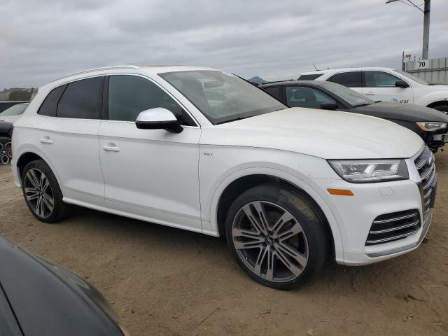 WA1C4AFYXJ2135166 - 2018 AUDI SQ5 PRESTIGE WHITE photo 4