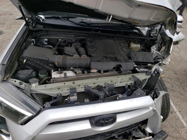 JTEBU5JR6J5602747 - 2018 TOYOTA 4RUNNER SR5/SR5 PREMIUM 银色 照片 12