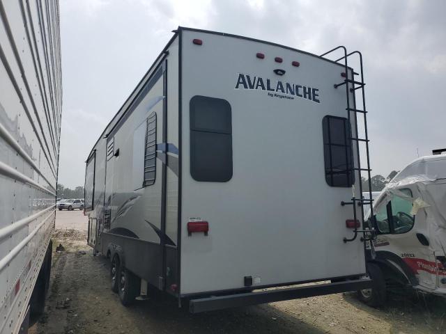 4YDF30027HE760604 - 2017 KEYSTONE AVALANCHE GRAY photo 3