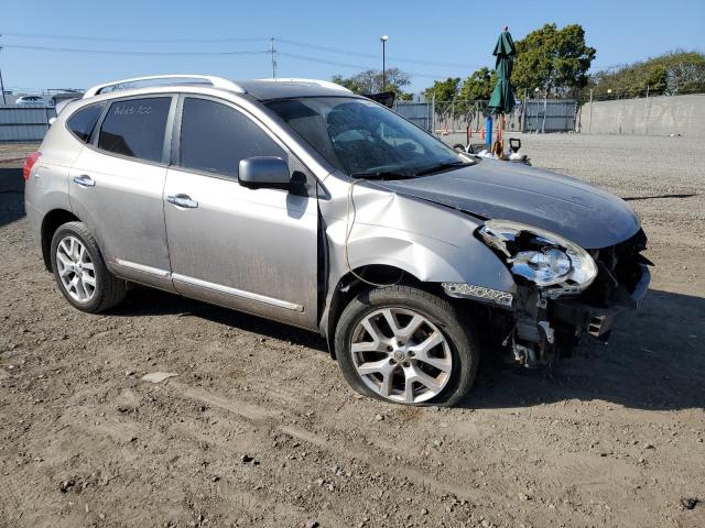 JN8AS5MT9DW530796 - 2013 NISSAN ROGUE S GRAY photo 4