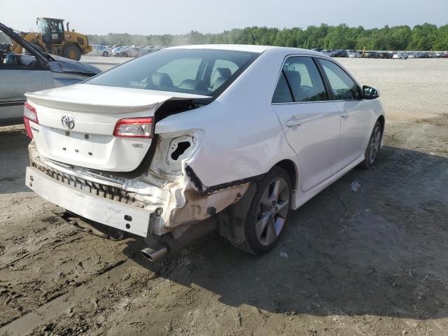 4T1BF1FK0EU446621 - 2014 TOYOTA CAMRY L WHITE photo 3