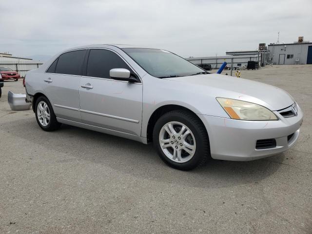1HGCM568X7A137030 - 2007 HONDA ACCORD EX 银色 照片 4