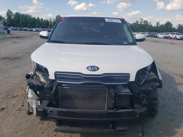 KNDJX3AAXJ7898902 - 2018 KIA SOUL ! WHITE photo 5