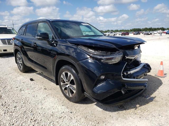 5TDGZRAH7MS057506 - 2021 TOYOTA HIGHLANDER XLE BLACK photo 4