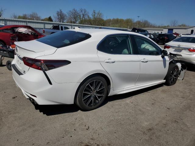 4T1T11BK2PU075750 - 2023 TOYOTA CAMRY SE NIGHT SHADE WHITE photo 3