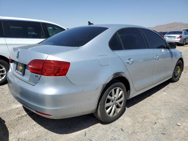 3VWD17AJ2EM256172 - 2014 VOLKSWAGEN JETTA SE SILVER photo 3