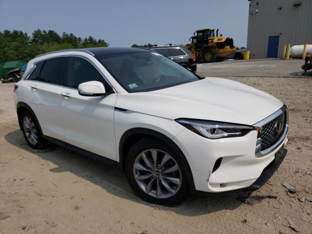 3PCAJ5M35KF139063 - 2019 INFINITI QX50 ESSENTIAL WHITE photo 4