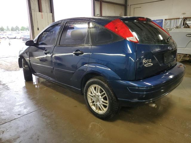 3FAHP37334R116143 - 2004 FORD FOCUS ZX5 BLUE photo 2