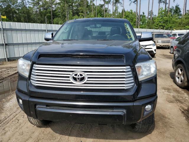 5TFAW5F13EX383902 - 2014 TOYOTA TUNDRA CREWMAX PLATINUM Schwarz Foto 5