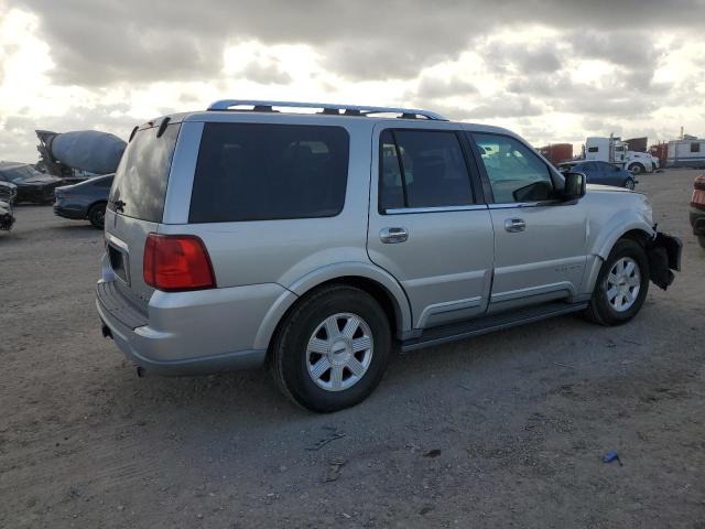 5LMFU27R13LJ00957 - 2003 LINCOLN NAVIGATOR SILVER photo 3