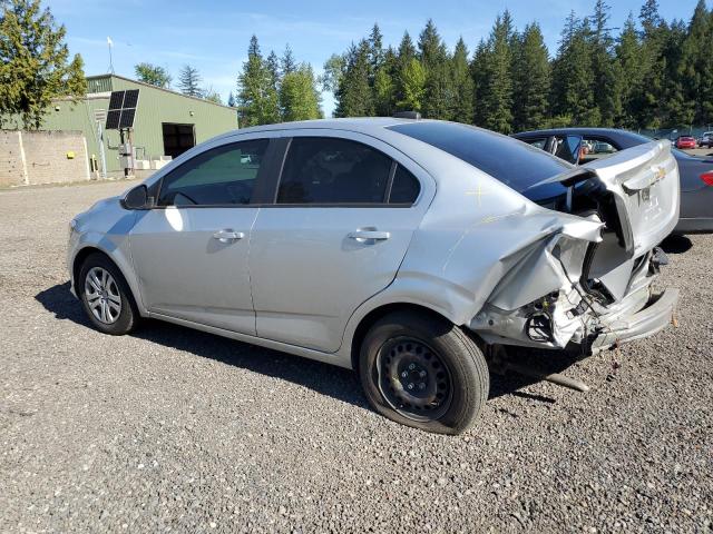 1G1JB5SH5J4117333 - 2018 CHEVROLET SONIC LS ვერცხლისფერი ფოტო 2