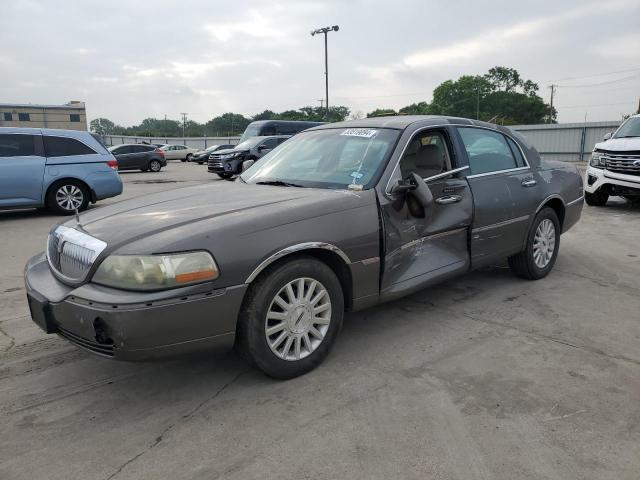 2004 LINCOLN TOWN CAR EXECUTIVE, 