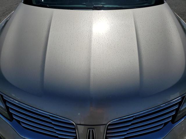 2LMPJ6LR8HBL37535 - 2017 LINCOLN MKX RESERVE TAN photo 12