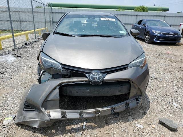 2T1BURHE6HC858141 - 2017 TOYOTA COROLLA L BROWN photo 5