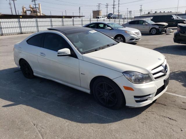 WDDGJ4HB6CF849923 - 2012 MERCEDES-BENZ C 250 WHITE photo 4