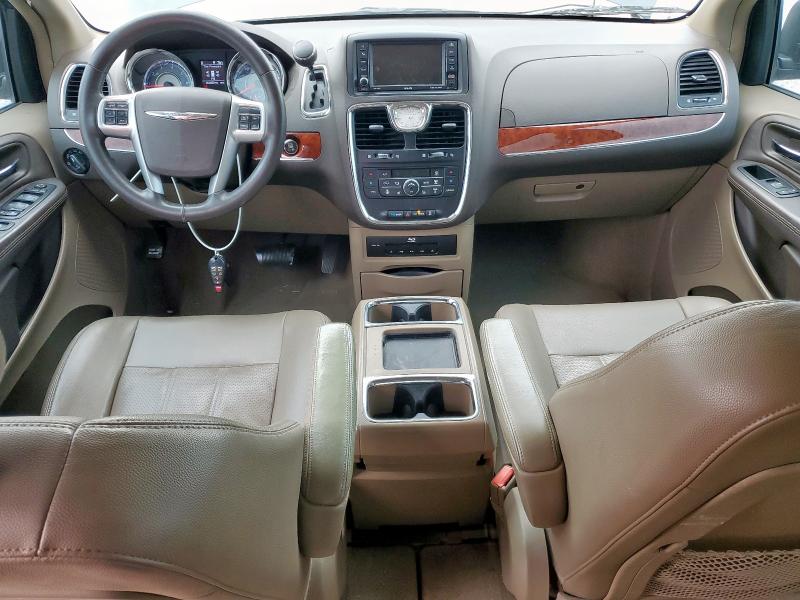 2C4RC1CG4DR734357 - 2013 CHRYSLER TOWN & COU TOURING L BLUE photo 8