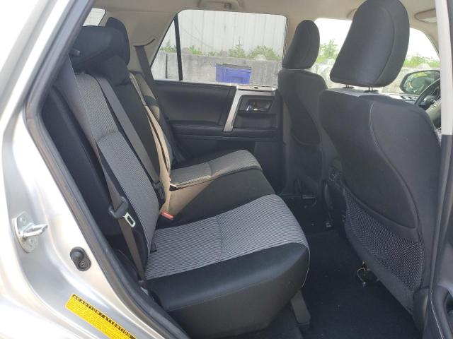 JTEBU5JR0G5392154 - 2016 TOYOTA 4RUNNER SR5/SR5 PREMIUM 银色 照片 11