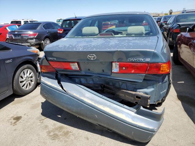 JT2BG22K010537654 - 2001 TOYOTA CAMRY CE BLUE photo 6