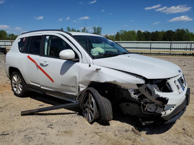 1C4NJDEB2GD714557 - 2016 JEEP COMPASS LATITUDE WHITE photo 4