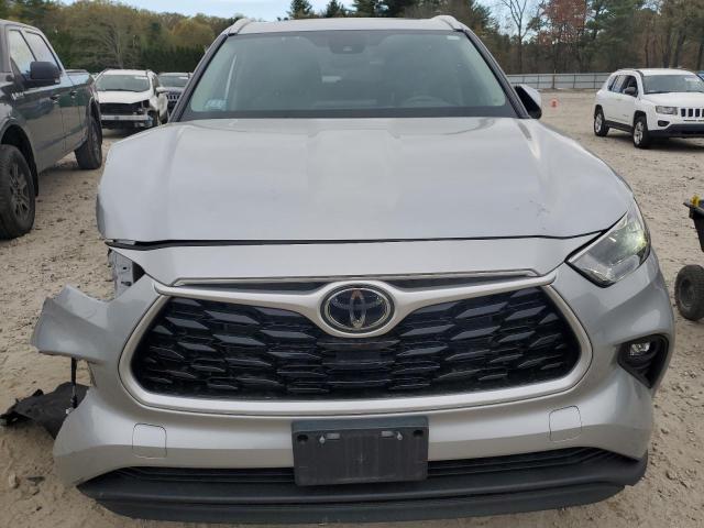 5TDHZRBH9NS570678 - 2022 TOYOTA HIGHLANDER XLE SILVER photo 5