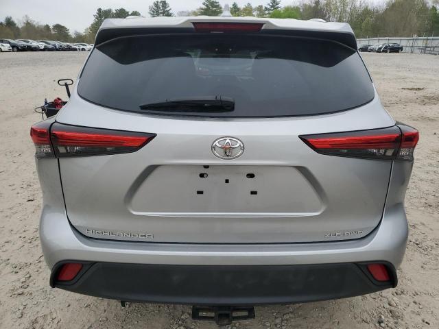 5TDHZRBH9NS570678 - 2022 TOYOTA HIGHLANDER XLE SILVER photo 6