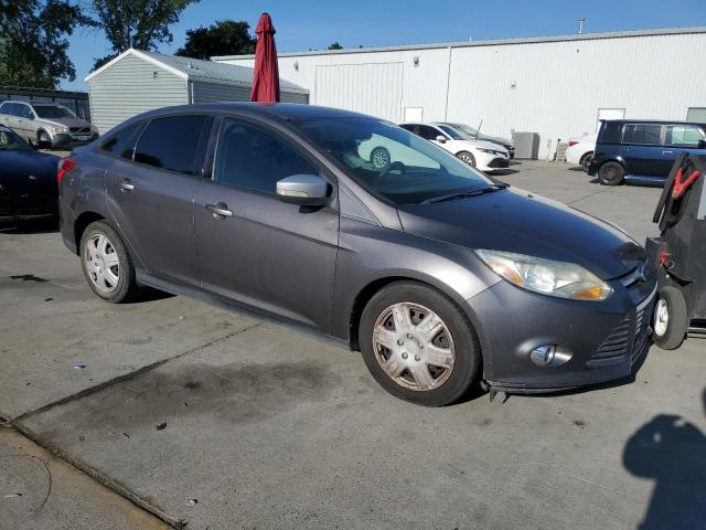 1FAHP3F21CL250848 - 2012 FORD FOCUS SE GRAY photo 4