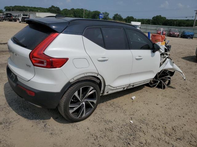 YV4AC2HM0L2342682 - 2020 VOLVO XC40 T4 R-DESIGN WHITE photo 3